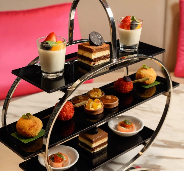 An afternoon sweet platter at  Dao by Dorsett AMTD Singapore Hotel.