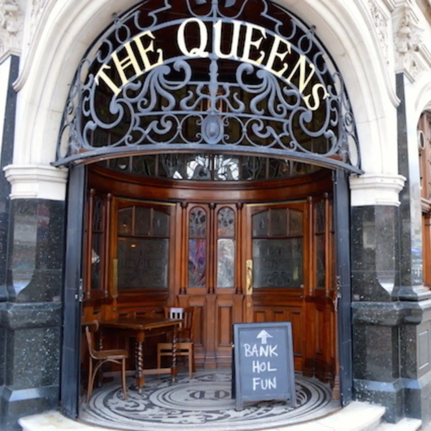 The Queens Pub